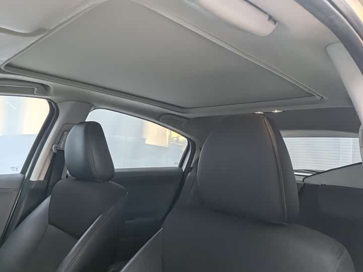 Фото 9 - Honda Vezel