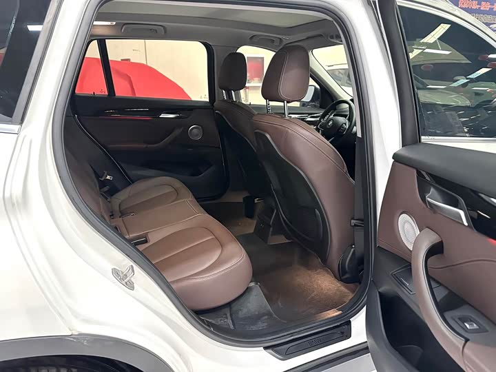 Фото 13 - BMW X1