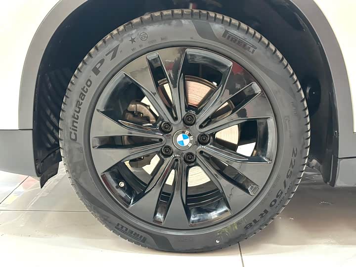 Фото 16 - BMW X1