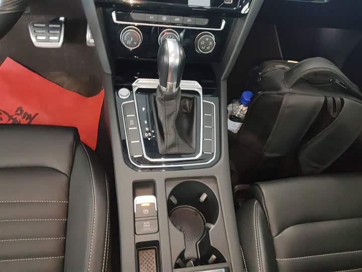 Фото 14 - Volkswagen Magotan