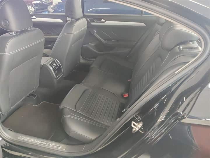 Фото 17 - Volkswagen Magotan