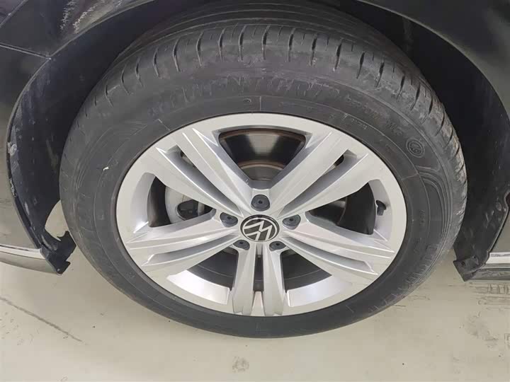 Фото 23 - Volkswagen Magotan