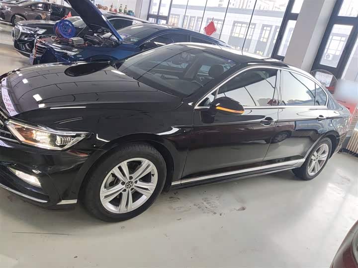 Фото 5 - Volkswagen Magotan