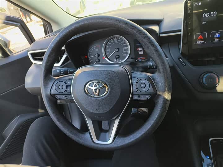 Фото 11 - Toyota Corolla