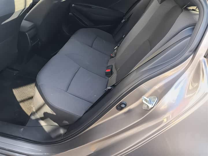 Фото 17 - Toyota Corolla