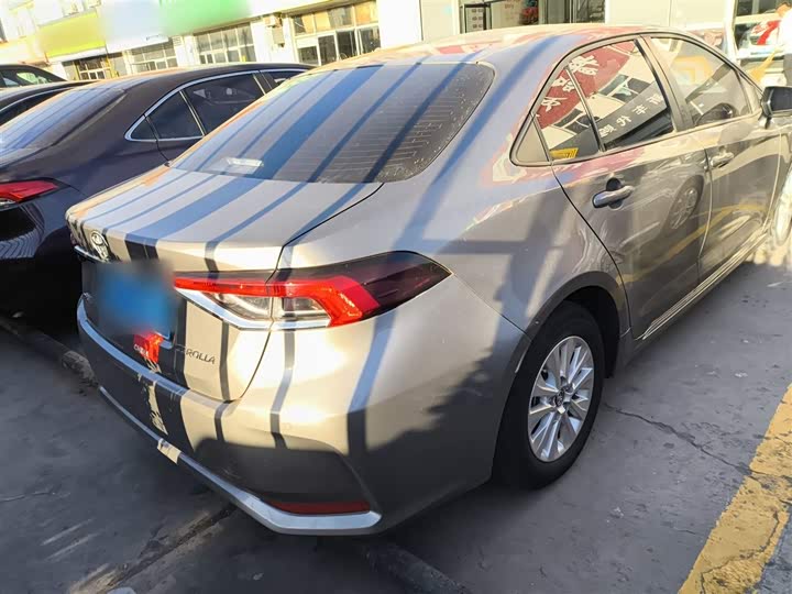 Фото 7 - Toyota Corolla