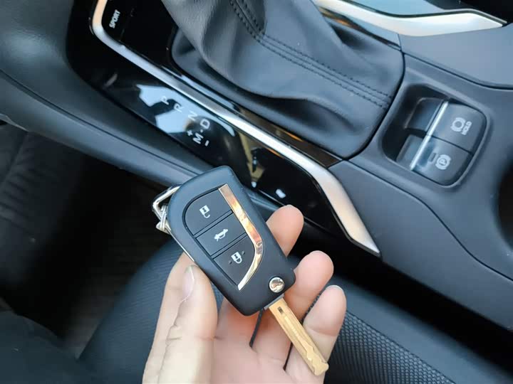 Фото 9 - Toyota Corolla