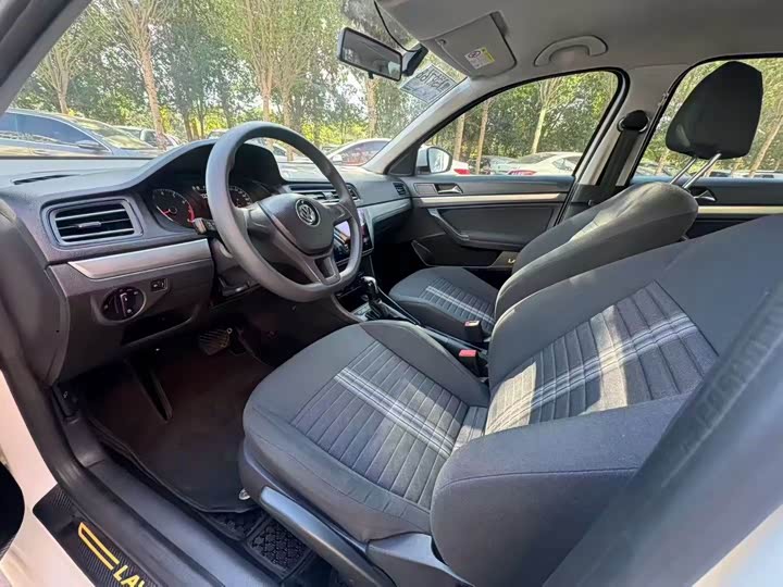 Фото 7 - Volkswagen Lavida