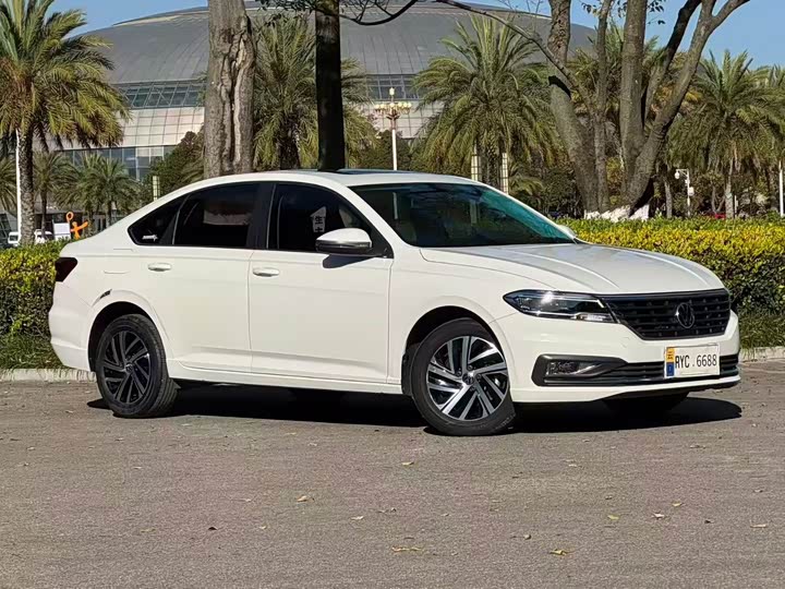 Фото 2 - Volkswagen Lavida