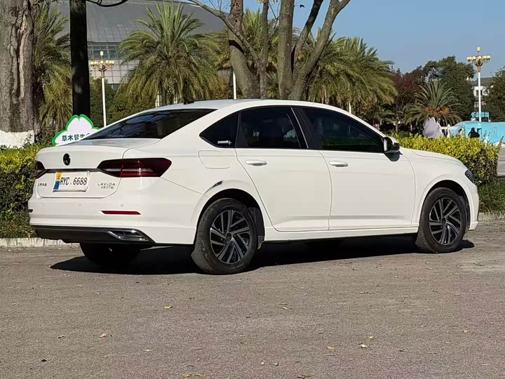 Фото 4 - Volkswagen Lavida