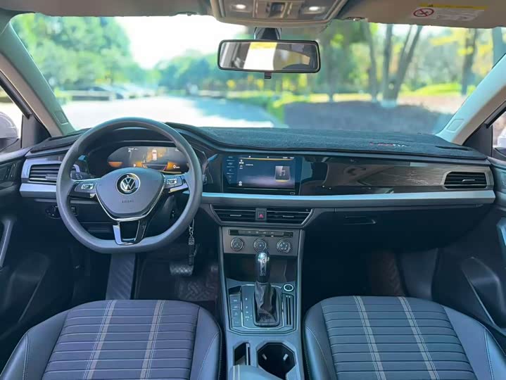 Фото 8 - Volkswagen Lavida