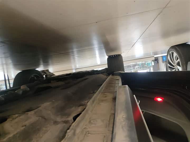 Фото 22 - Hongqi HS7