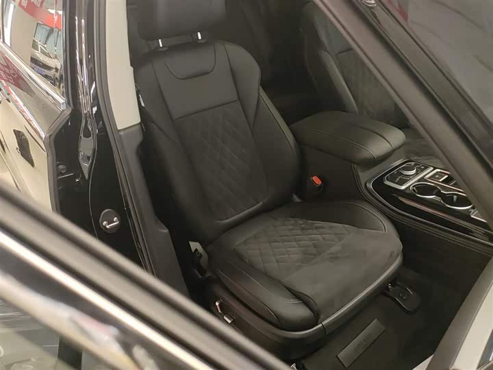 Фото 25 - Hongqi HS7