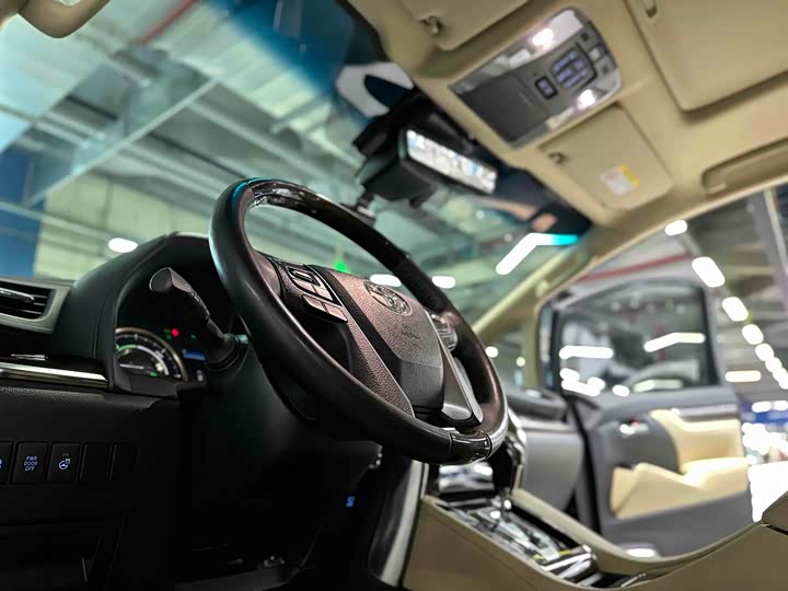 Фото 12 - Toyota Alphard