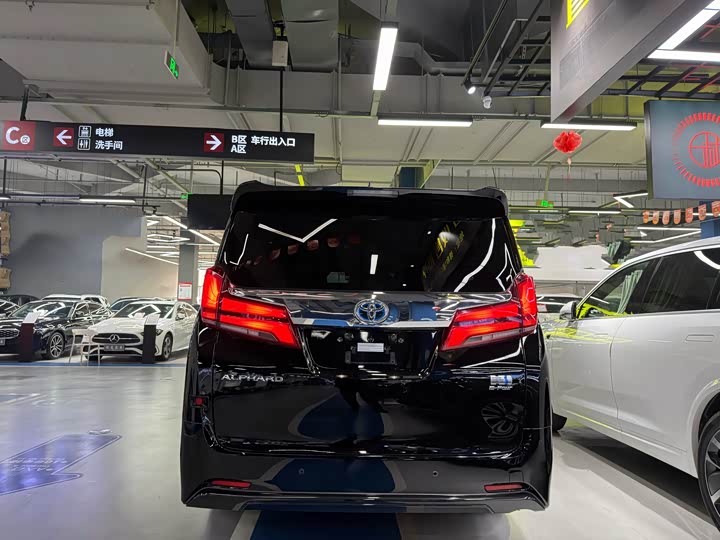 Фото 5 - Toyota Alphard