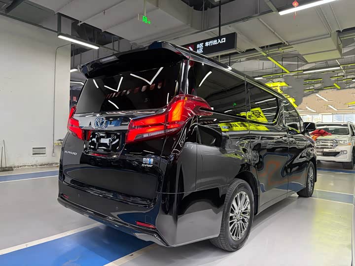 Фото 6 - Toyota Alphard