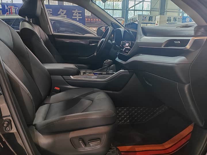 Фото 13 - Toyota Highlander