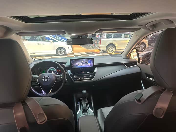 Фото 13 - Toyota Corolla