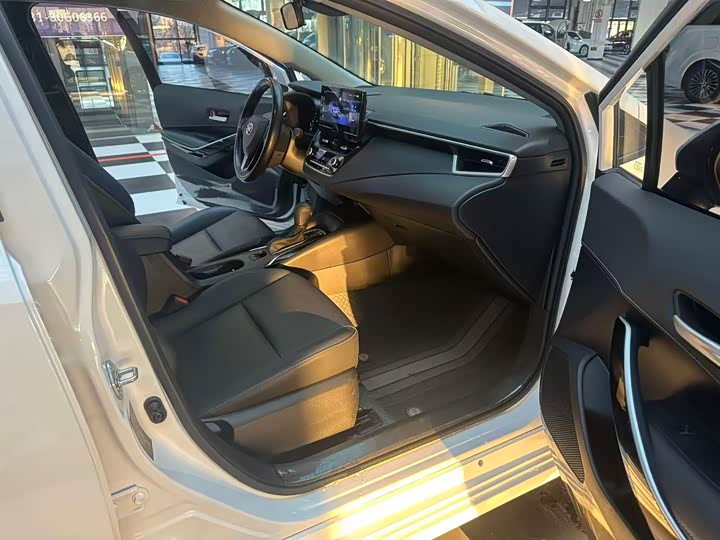 Фото 19 - Toyota Corolla