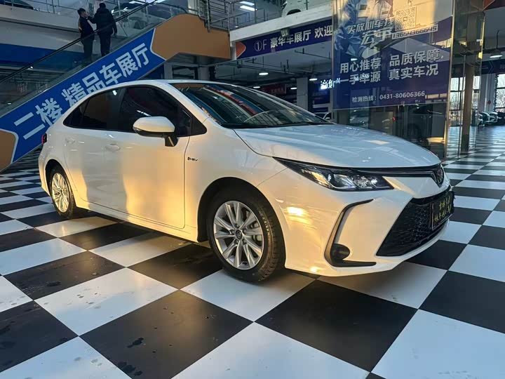 Фото 3 - Toyota Corolla