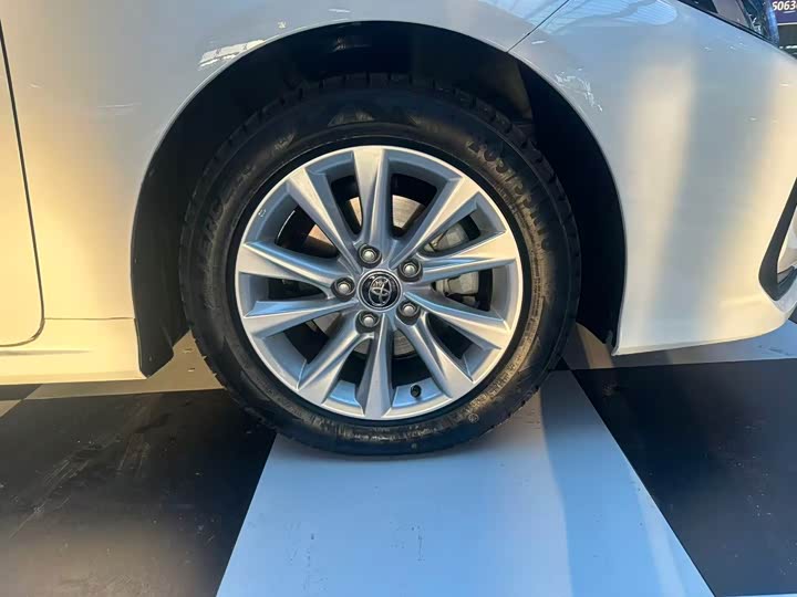 Фото 5 - Toyota Corolla