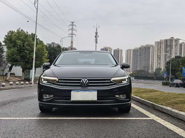 Фото 1 - Volkswagen Magotan