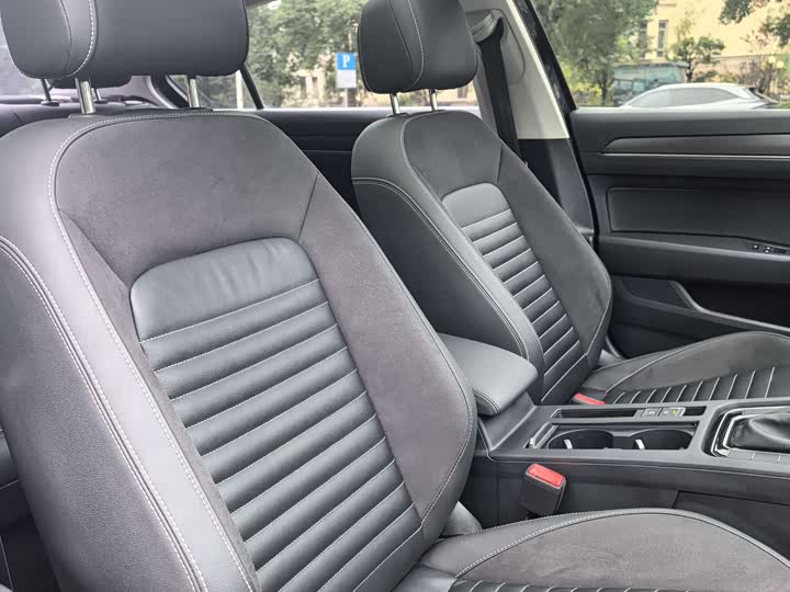 Фото 11 - Volkswagen Magotan