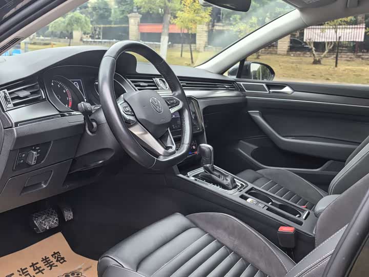 Фото 18 - Volkswagen Magotan