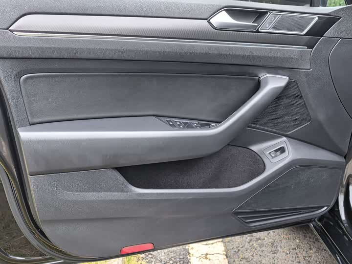 Фото 19 - Volkswagen Magotan