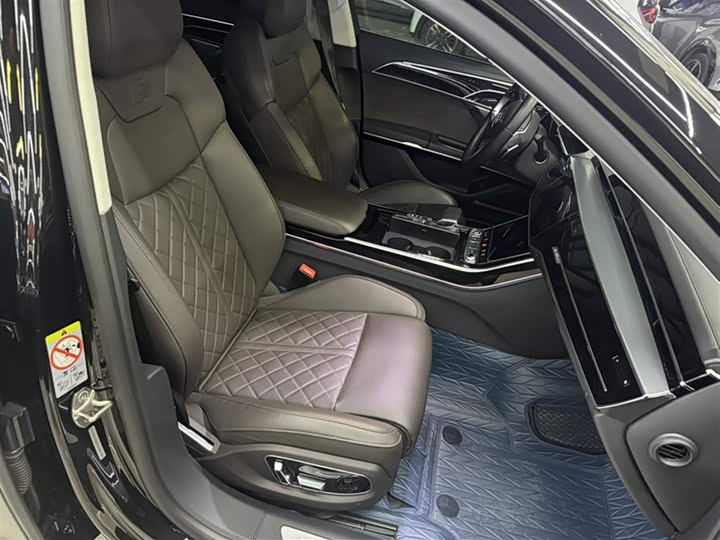 Фото 18 - Audi A8 Hybrid