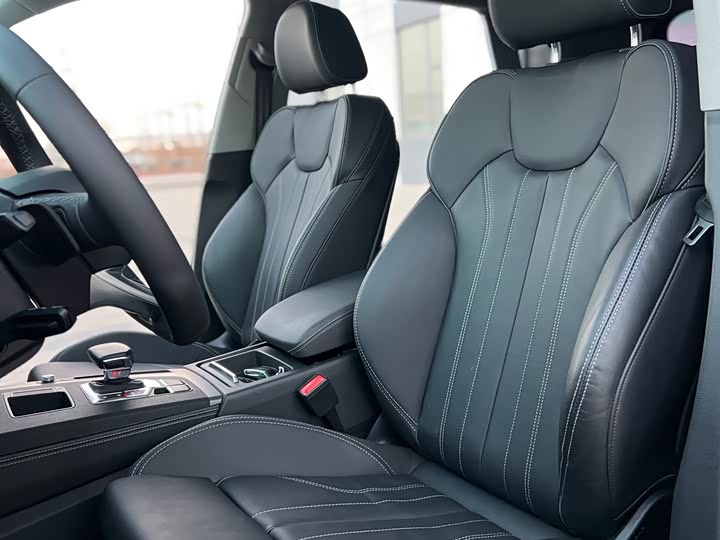 Фото 11 - Audi Q5L