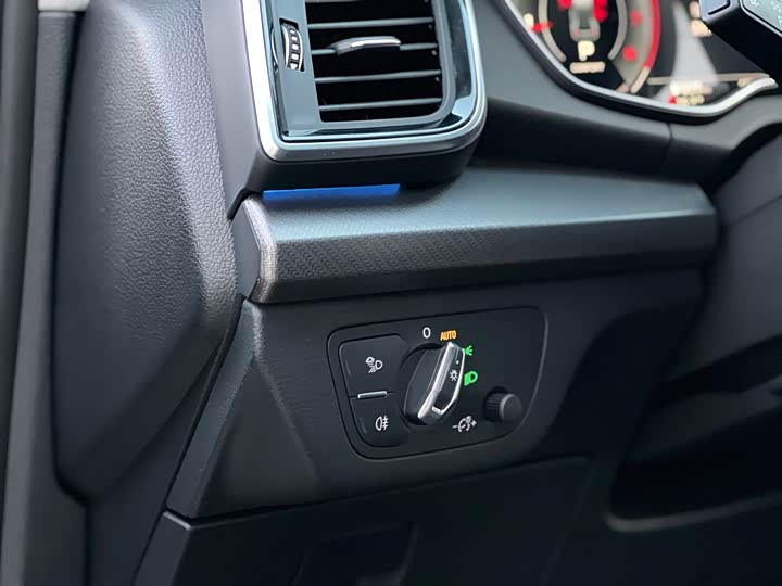 Фото 12 - Audi Q5L