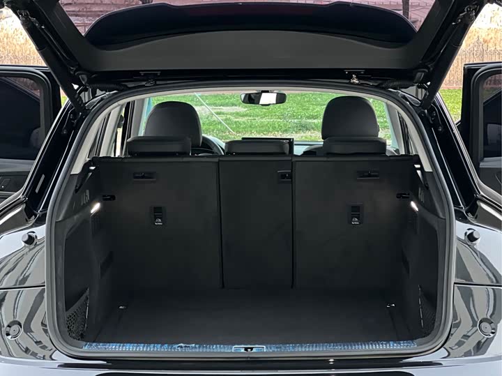 Фото 25 - Audi Q5L