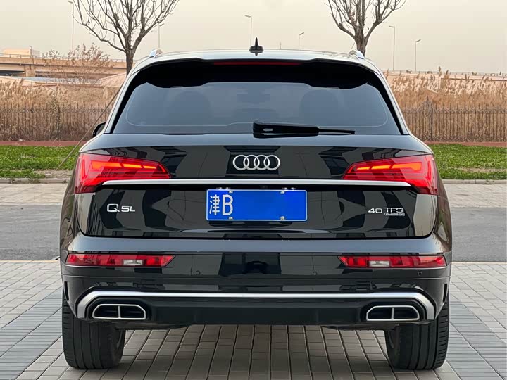 Фото 4 - Audi Q5L