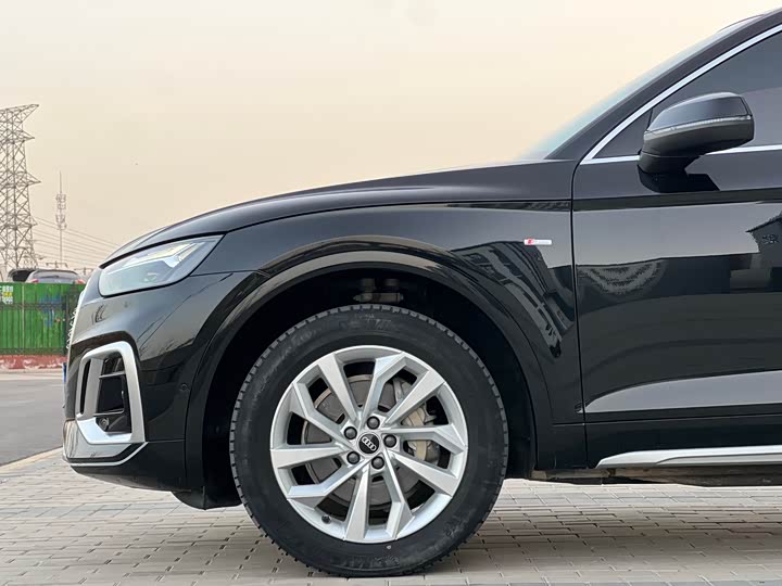 Фото 6 - Audi Q5L