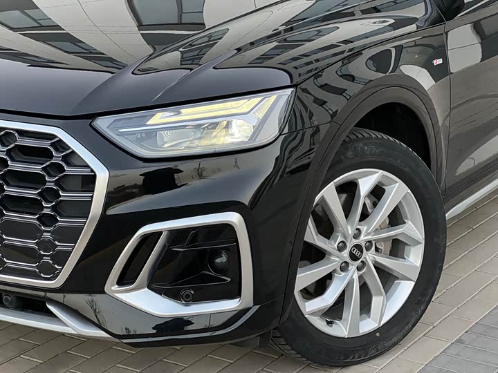 Фото 7 - Audi Q5L