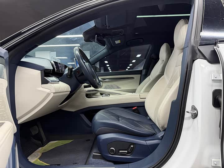 Фото 4 - Zeekr 001