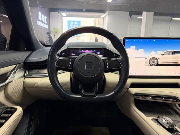 Фото 8 - Zeekr 001