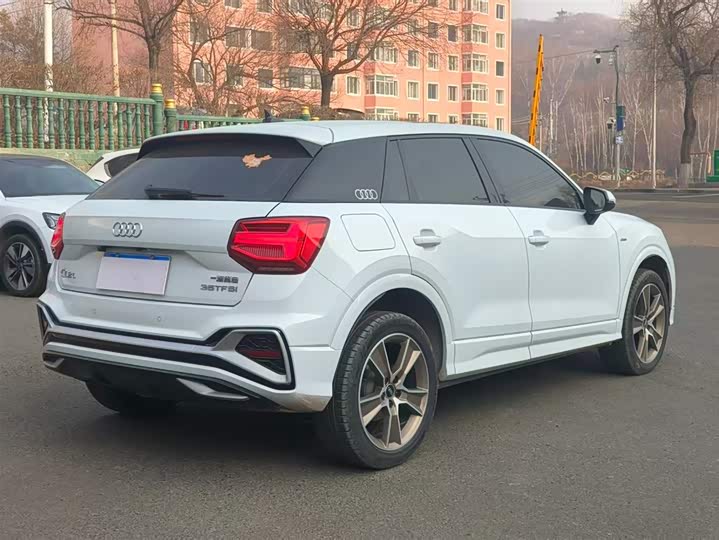 Фото 4 - Audi Q2L