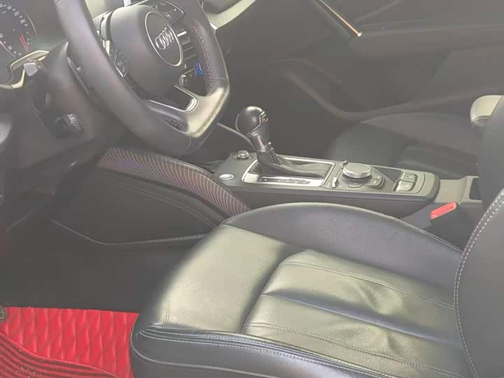 Фото 6 - Audi Q2L