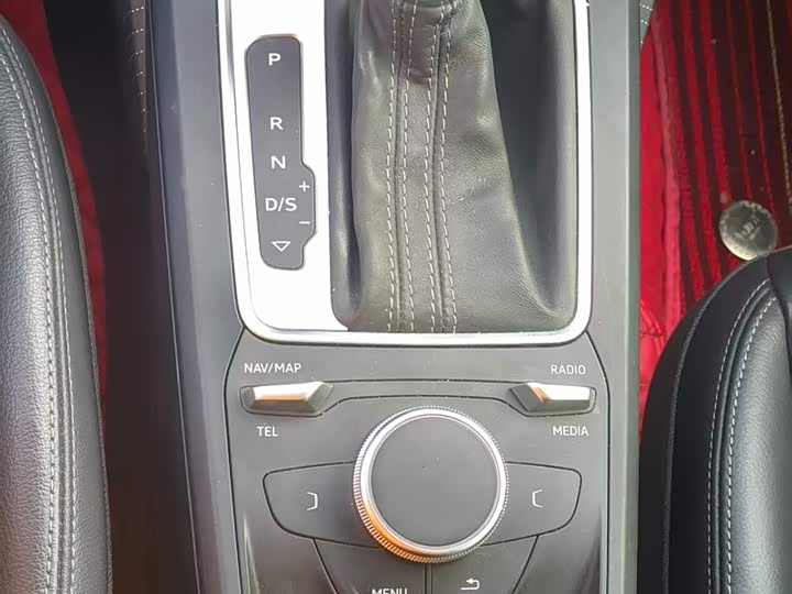 Фото 9 - Audi Q2L