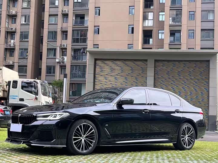 Фото 1 - BMW 5 Series