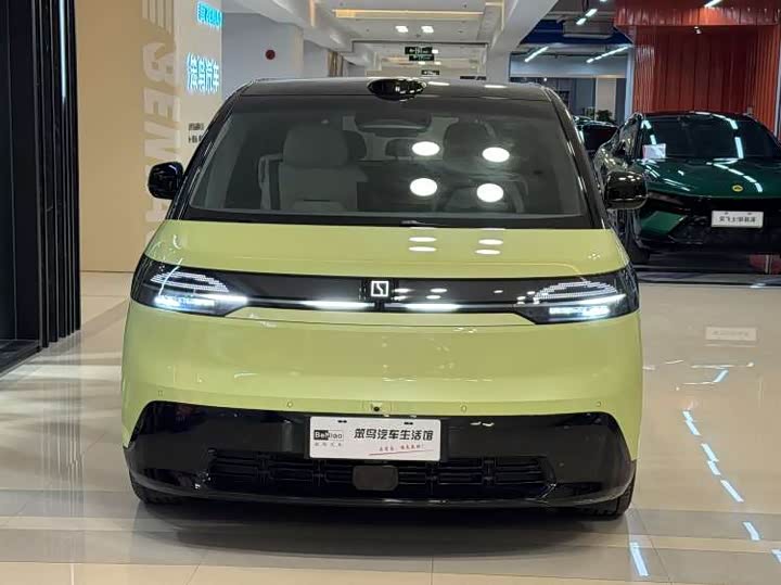 Фото 2 - Zeekr Mix