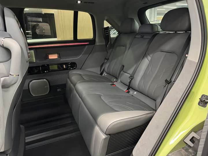 Фото 6 - Zeekr Mix