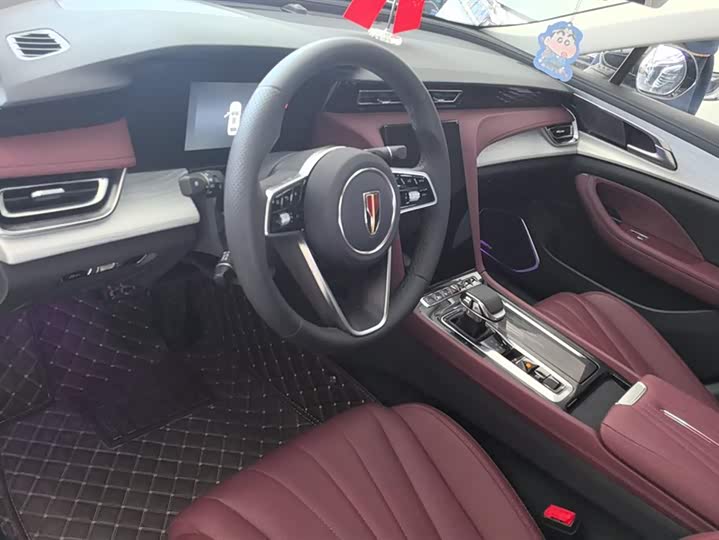 Фото 12 - Hongqi H5