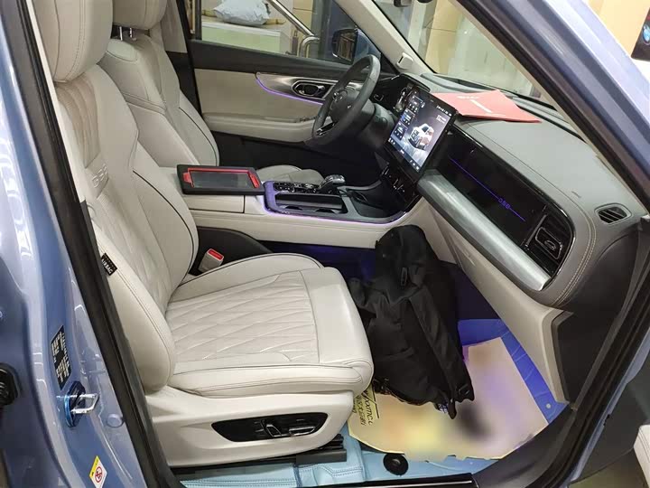 Фото 25 - GAC Trumpchi GS8