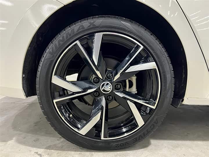 Фото 18 - Skoda Octavia Pro