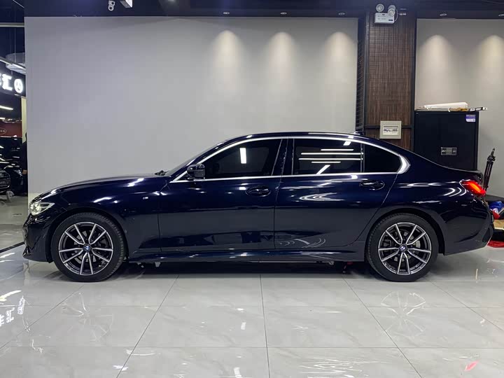 Фото 19 - BMW 3 Series