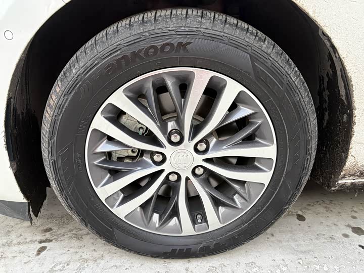 Фото 16 - Buick GL8 ES