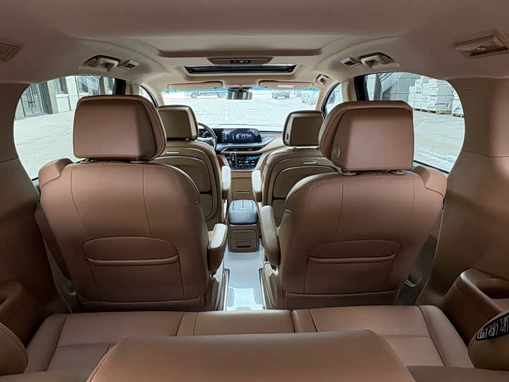 Фото 9 - Buick GL8 ES